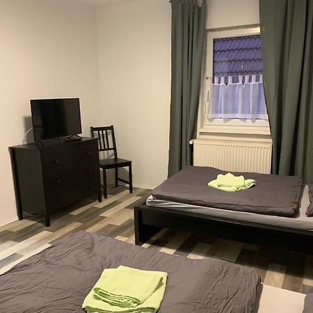 Monteurzimmer Oberlistingen Zweibettzimmer Mit 2 Baedern Breuna Ngoại thất bức ảnh